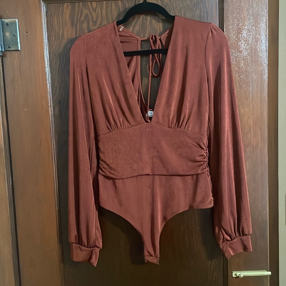 Lelis red bodysuit